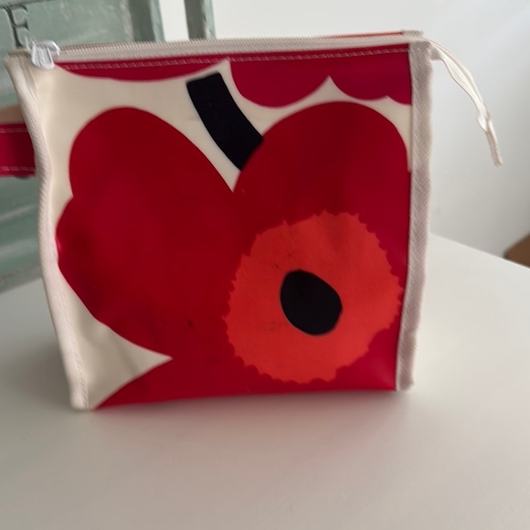 Marimekko Red Poppy Pattern Cosmetic Travel PVC Pouch - Picture 6 of 10